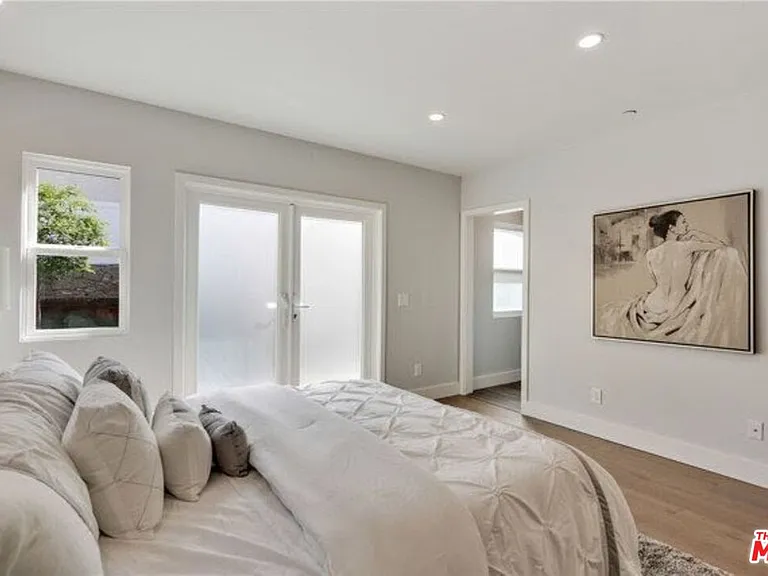 919 Isabel St — Photo 10