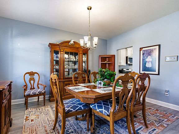 3rd image of 244 Walnut Grove Ct.