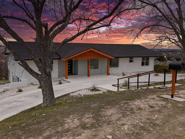 6715 E QUEENS CROWN ST, Live Oak, TX 78233