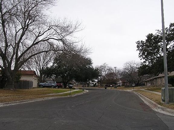 4th image of 5814 Sun Country St
