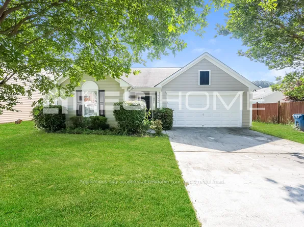 7558 Woodbine Pl, Riverdale, GA 30296
