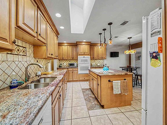 5th image of 6609 Waterwood Cir