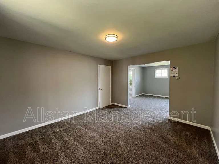 4859 E 97th St #DOWN — Photo 4
