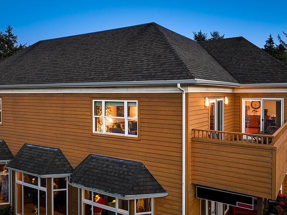 2nd image of 123 S Hemlock St #201