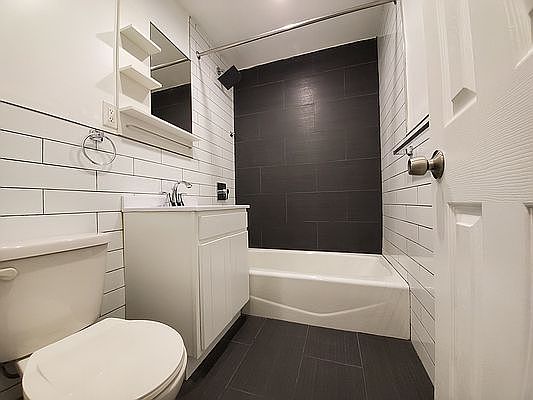 5th image of 831 Bartholdi St APT 3L