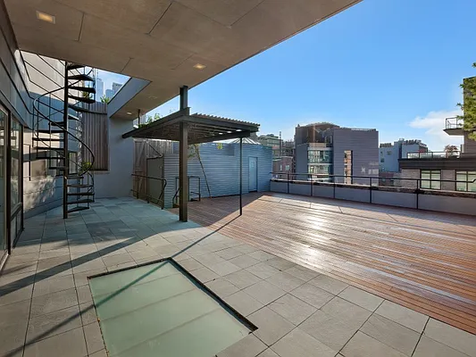 Sold by Sotheby's International Realty | media 7