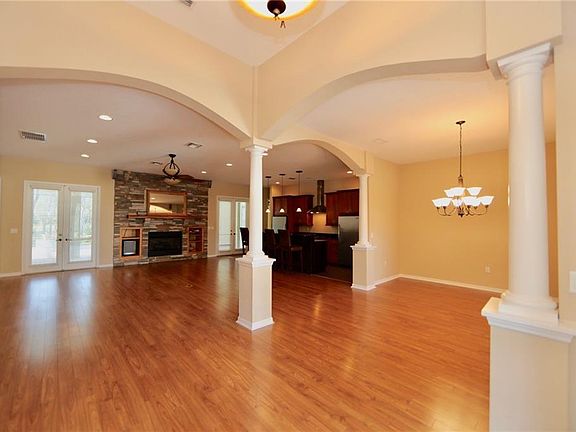 3rd image of 2953 Chickasaw Cir