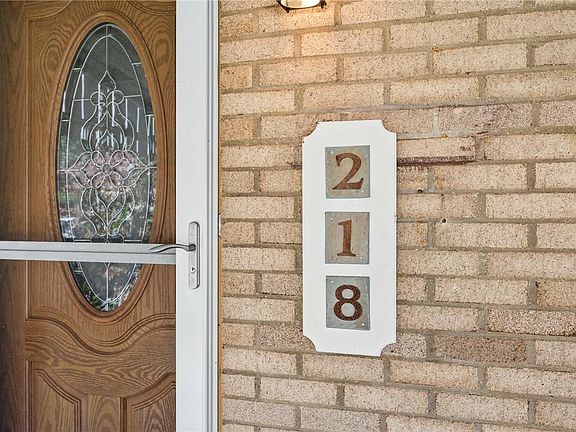 2nd image of 218 Valleyvale Dr