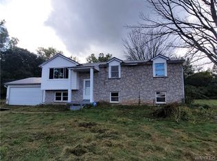 3522 Drum Rd, Middleport, NY 14105