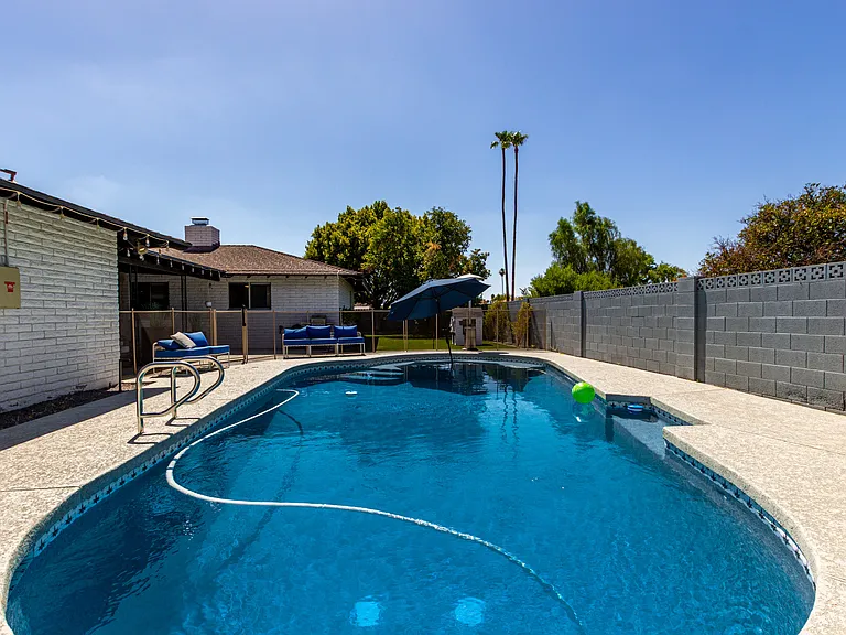 2042 E Laguna Dr — Photo 25