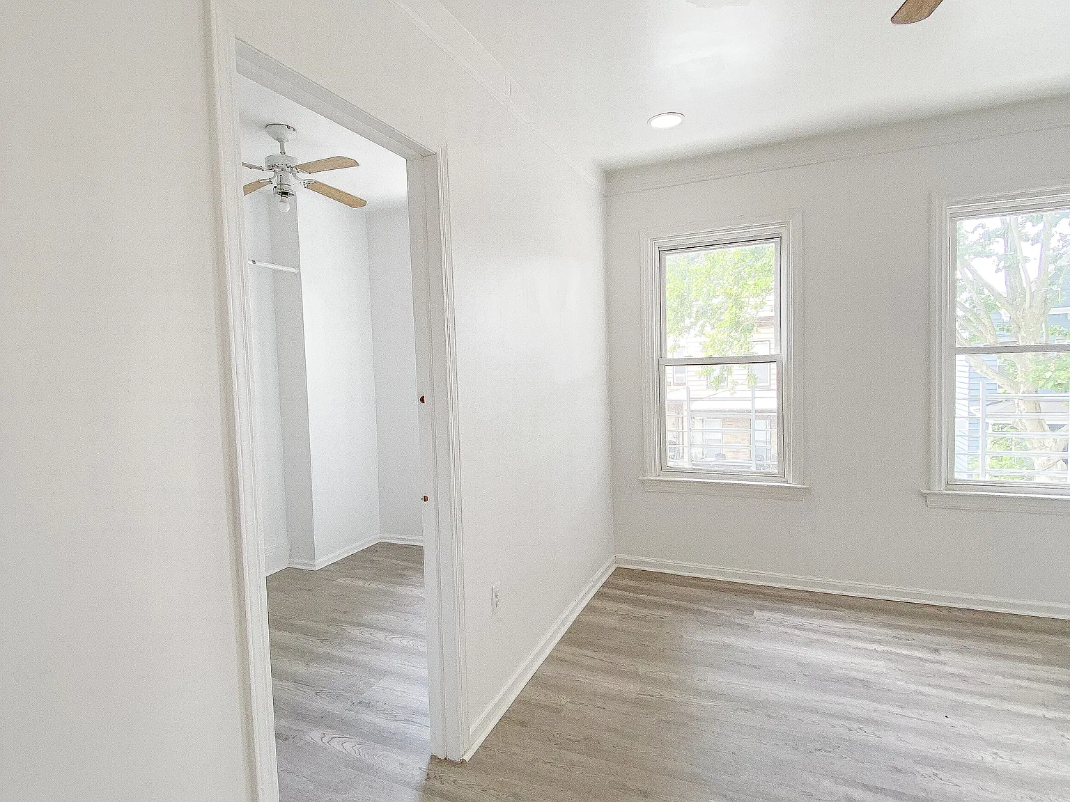 3 bed, 1070 sqft, $2,650 — Photo 2