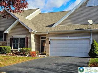 5 Canterbury Ln, Easton, PA 18045