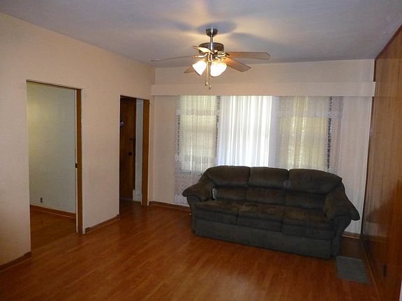 5th image of 2220 N Mulligan Ave