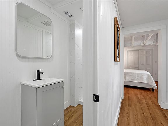 5th image of 1711 White Ave