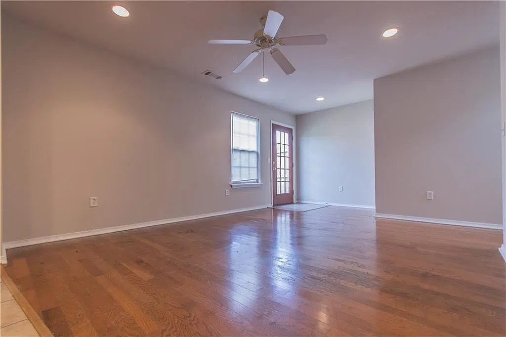 3 bed, 2.5 bath, 1482 sqft, $1,450 — Photo 2