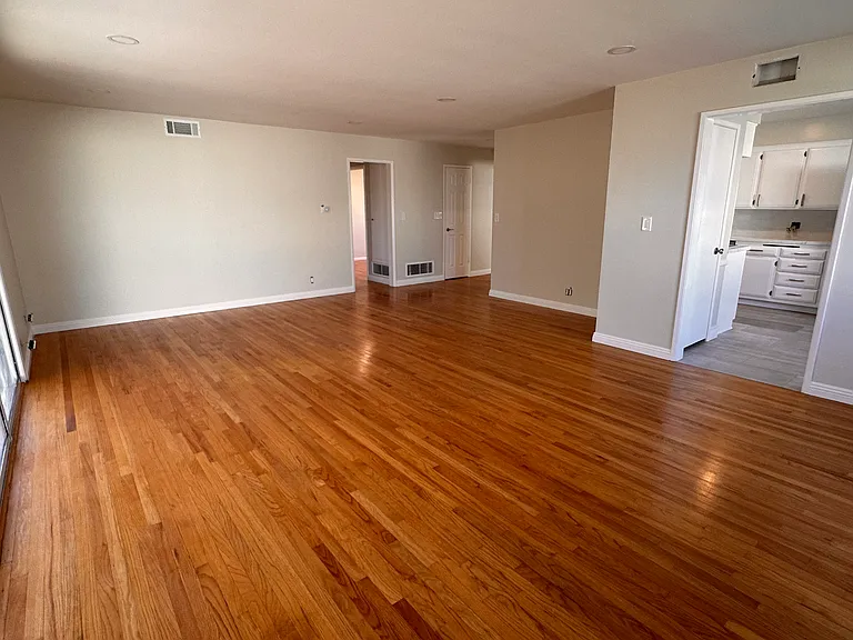230 Stevens Ave — Photo 7