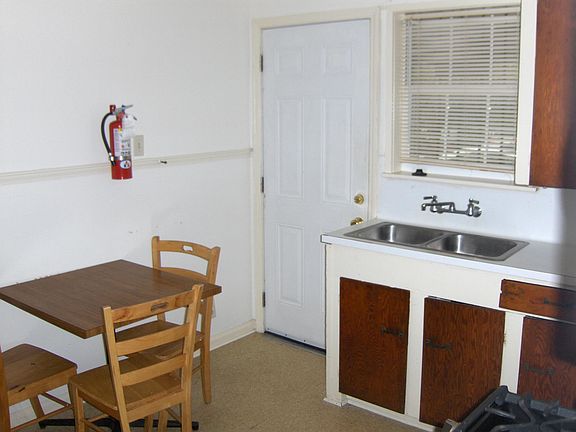 4th image of 1601 10th St