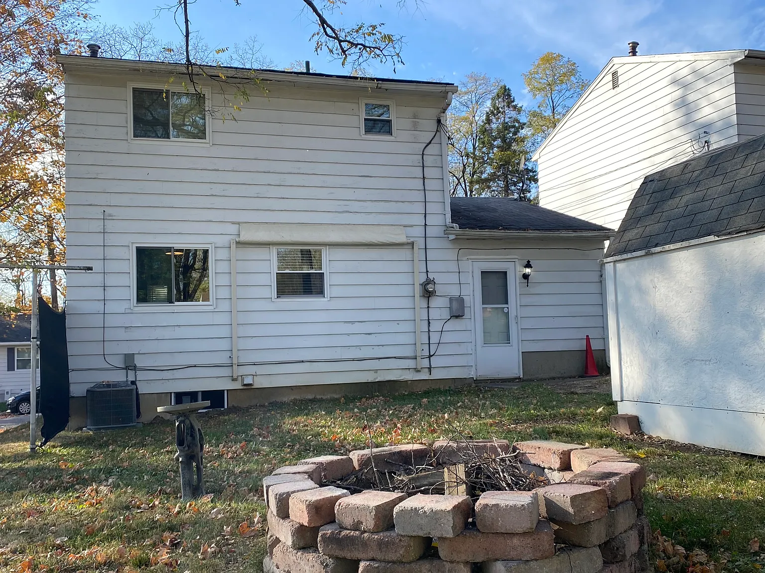 3 bed, 1.5 bath, 960 sqft, $1,550 — Photo 2