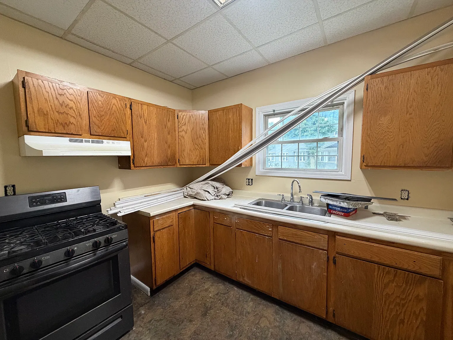 3 bed, $1,700 — Photo 1