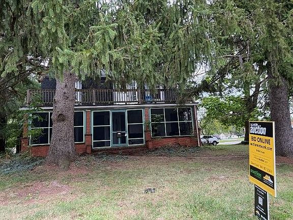 4th image of 444 Turney Rd