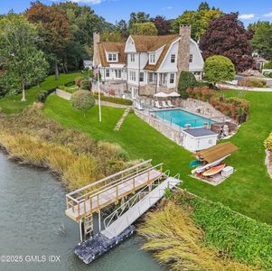 18 Shoal Point Ln, Riverside, CT, 06878