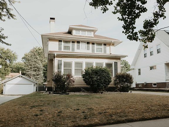 2nd image of 3226 Jackson St