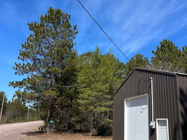 50428 Louis Point Rd, Lake Linden, MI 49945