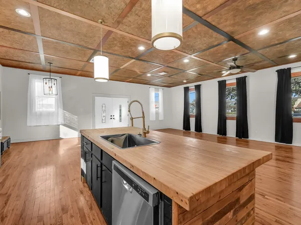 405 S Bowie Dr, Weatherford, TX 76086