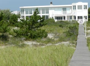 11 Dune Rd, Quogue, NY 11959