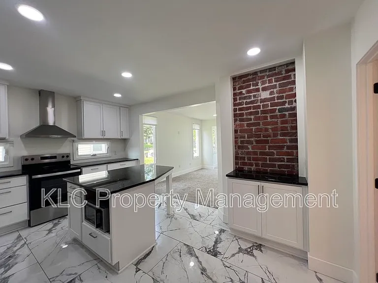 3719 3rd St #1 — Photo 17