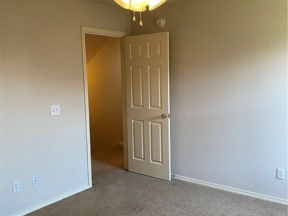 3rd image of 2905 Deerfield Blvd #1
