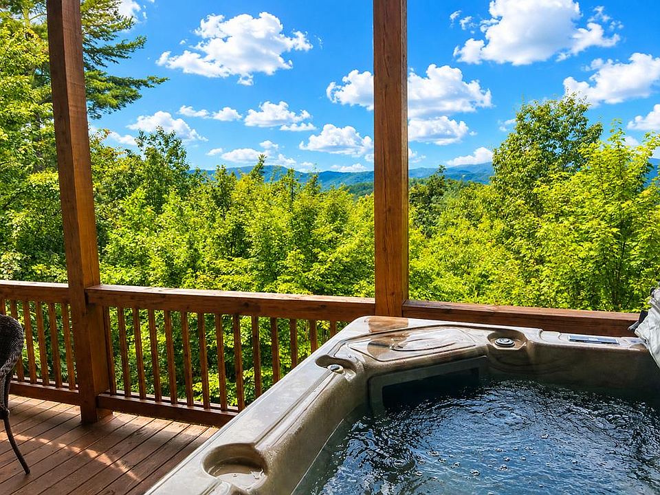 1st image of 136 Oasis Dr