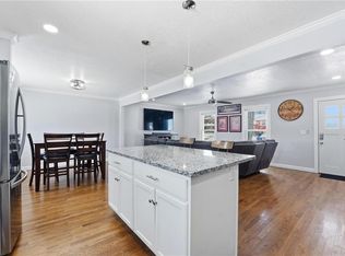 6009 Earnshaw St, Shawnee, KS 66216