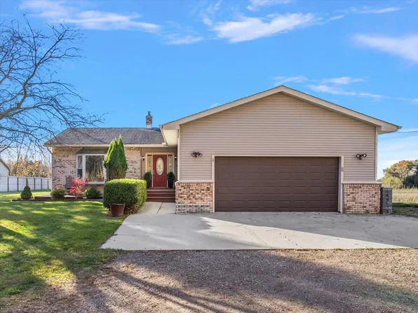 3060 Budd Rd, Stockbridge, MI 49285