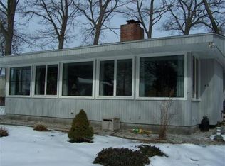 48 Domingos St, Somerset, MA 02726