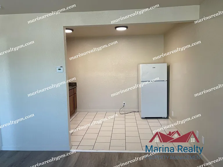 1220 Dana Dr #J — Photo 4