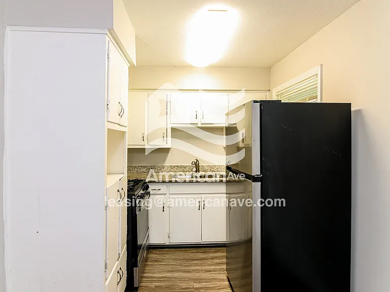 558371_006_kitchen_6.jpg