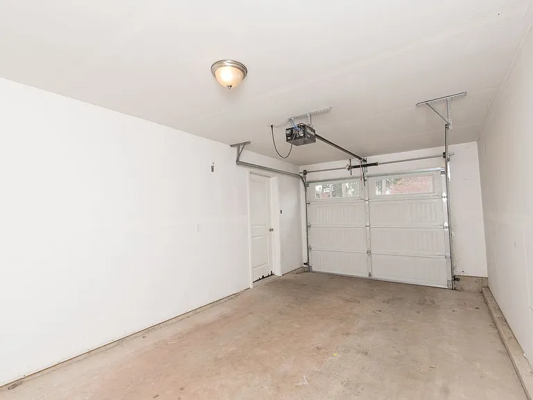 8508-8518 Main St E — Photo 14