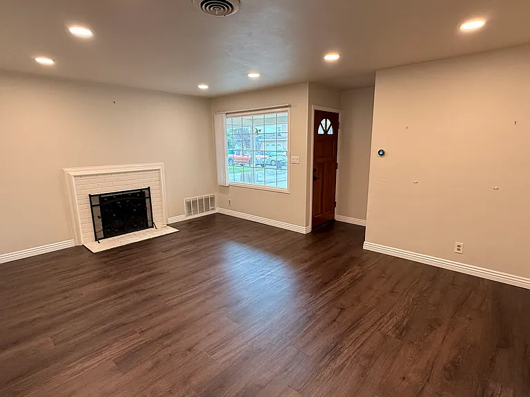 449 Hacienda Ave — Photo 3