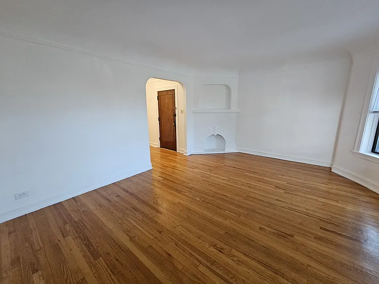 2456 W Catalpa Ave #2 — Photo 6