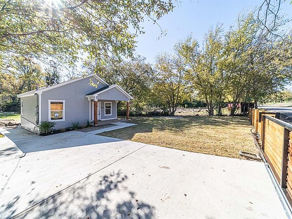 2nd image of 2926 Glorietta Ln