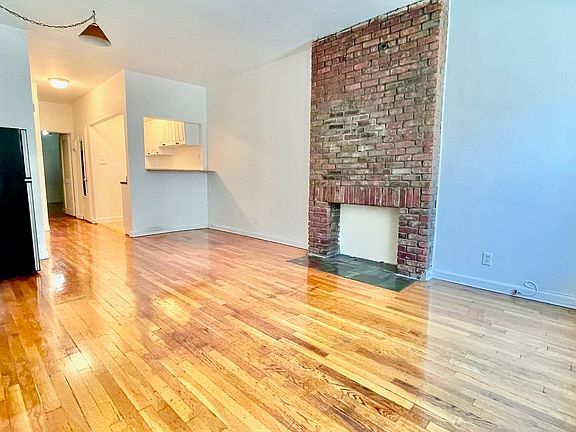 2nd image of 1702 2nd Ave #B1