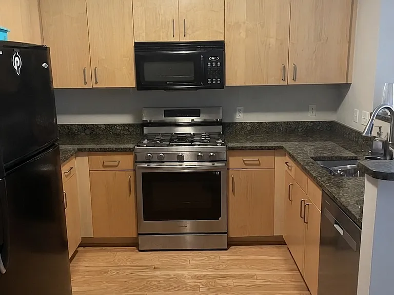 1000 New Jersey Ave SE #827 — Photo 4
