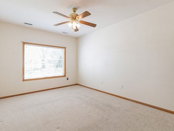 5th image of 3627 NE Cottonwood Ln