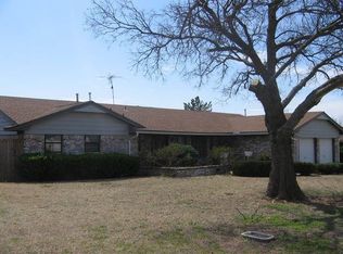104 SE Berkshire Way, Lawton, OK 73501