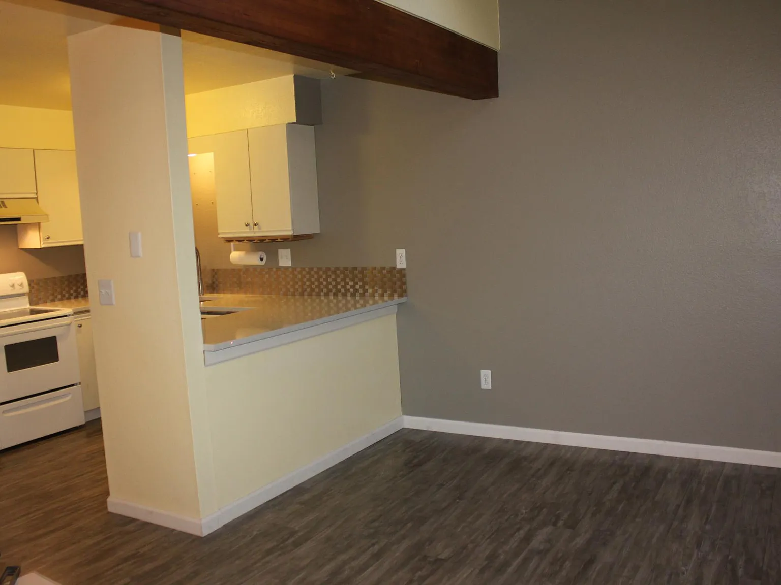 1 bed, 584 sqft, $1,700 — Photo 2