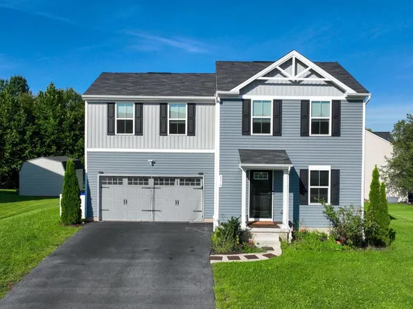 3170 Pebble Run Dr, Dover, PA 17315