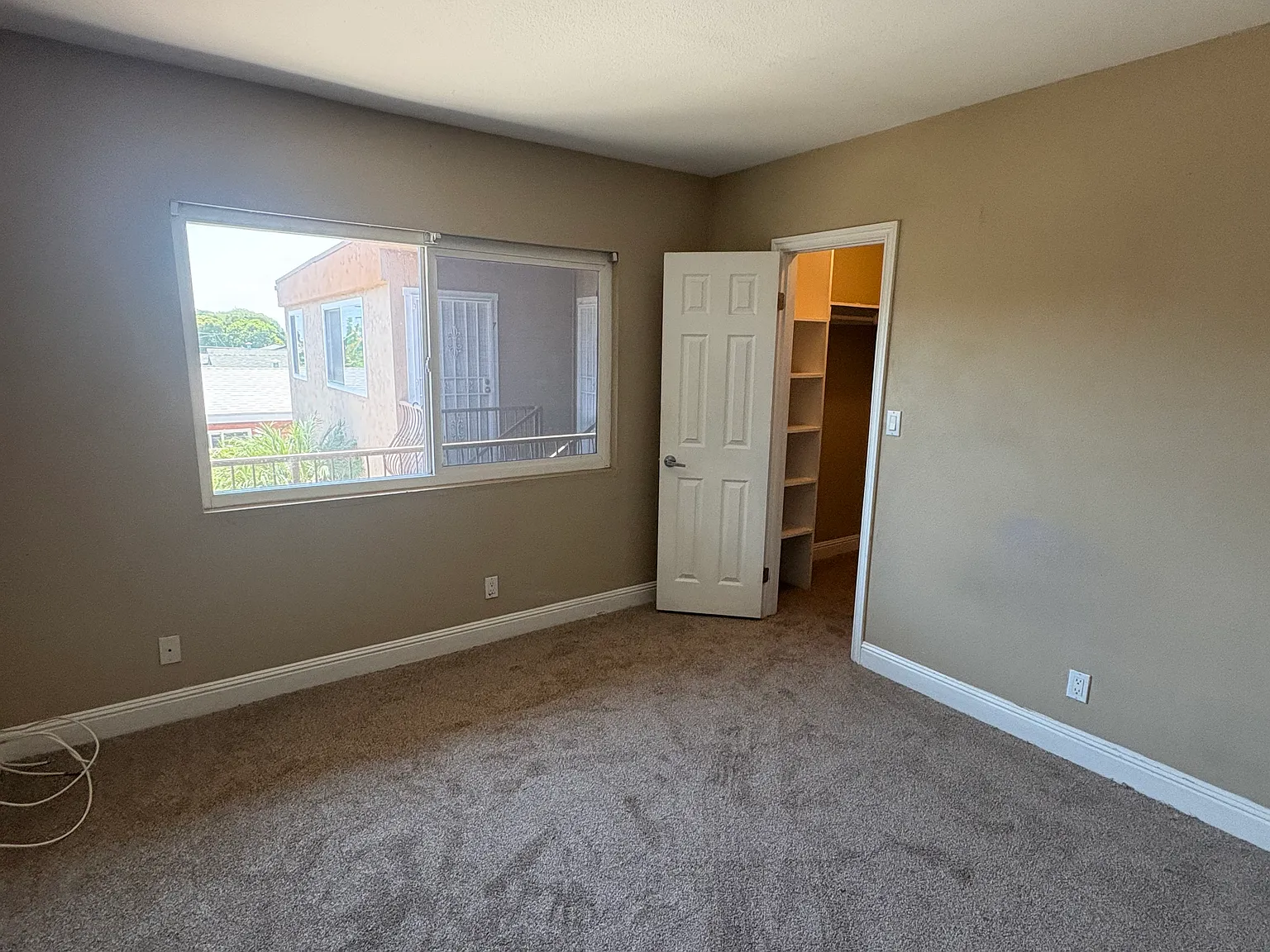 2 bed, 777 sqft, $2,400 — Photo 2