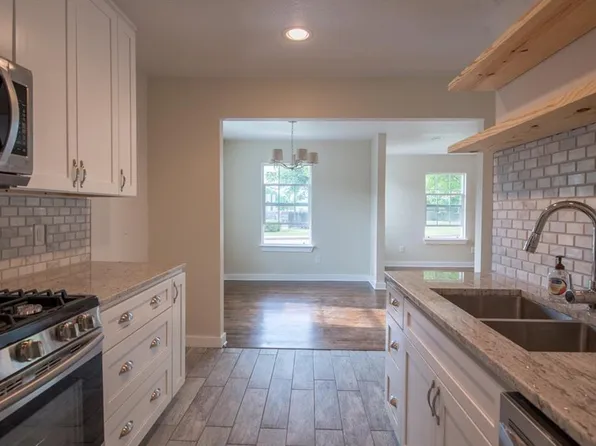 3553 Mission St, Fort Worth, TX 76109