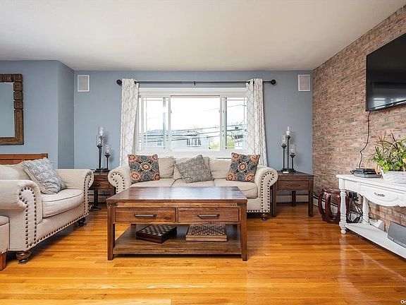 3rd image of 20 Lambert Ave
